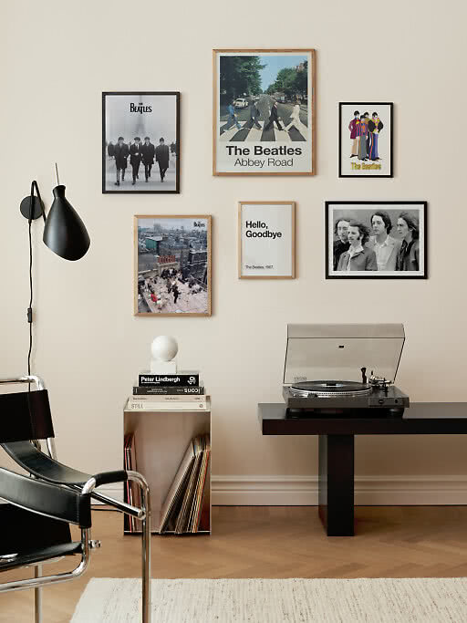 Muziek posters met bands, instrumenten en artiesten