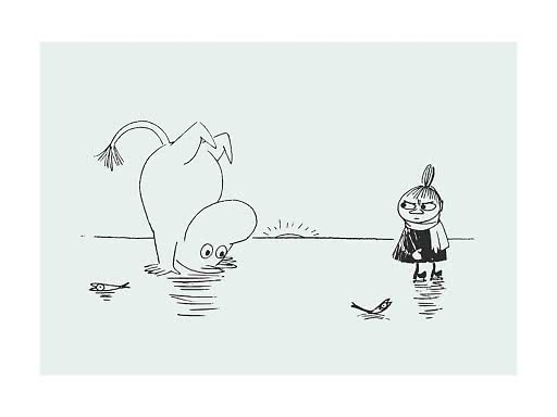 Illustrazione di un Mumin a testa in giù nell’acqua accanto a Piccola Mi, con piccoli pesci.