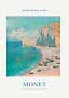 Monet-plakat med impressionistisk kystmotiv af klipper, strand, både og turkis hav