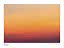 Kunstdruck mit weichem orange‑violettem Sonnenuntergangshimmel, weißem Rand und Bildtext