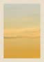 Abstract beeld van gouden lucht met zachte wolken en warme kleurverloop