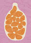 Stilisierte Illustration einer Orangenscheibe mit blütenartigen Segmenten auf rosa Hintergrund
