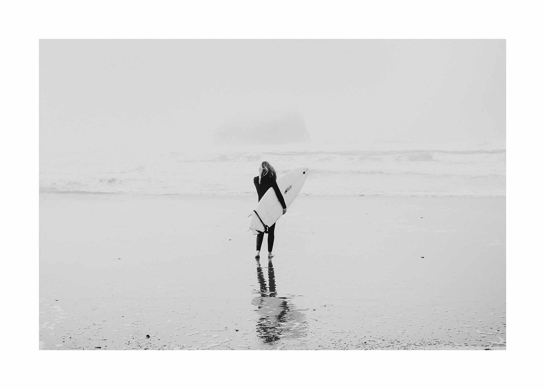 Surf Life poster - Svartvit surffotografi (40x50 cm)