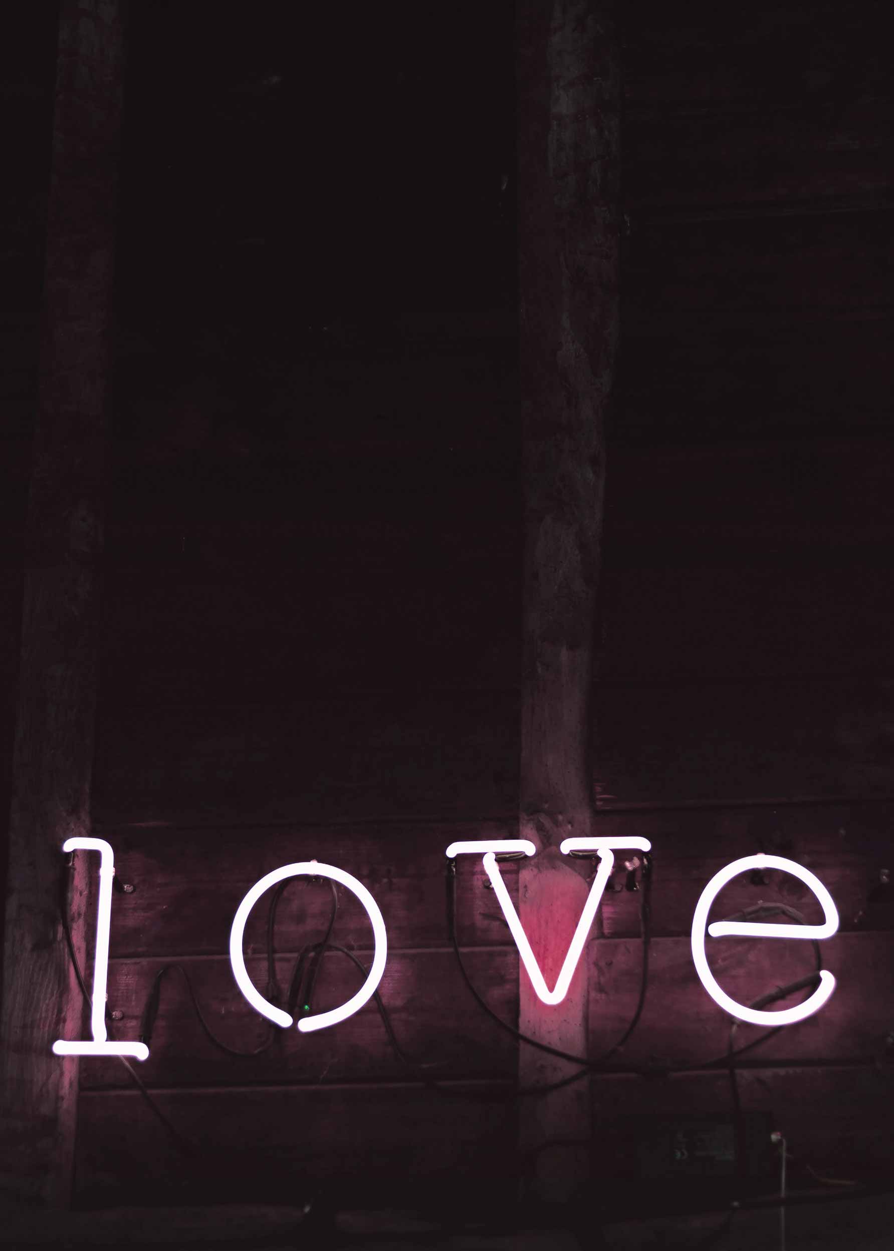 Neon Love Poster - Typografie Grafik (50x70 cm)