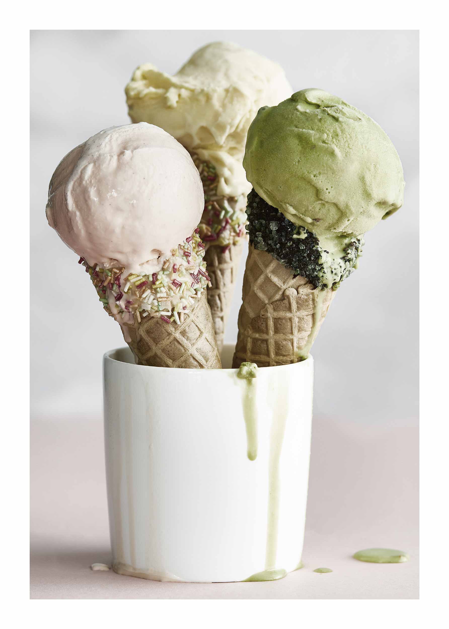 Ice Cream Cone Poster - Eiscreme-Fotografie (50x70 cm)