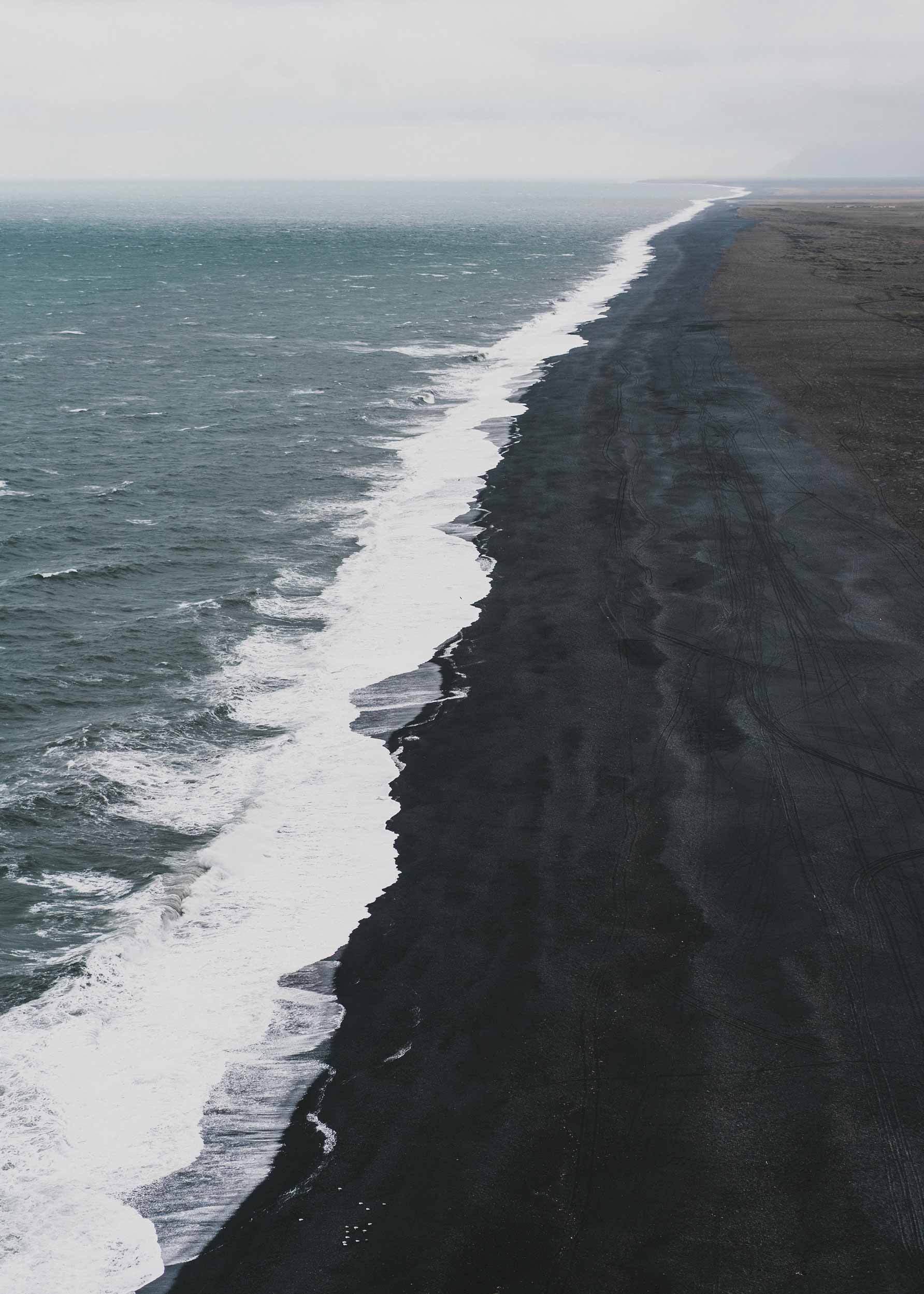 Black Beach Poster - Küstenfotografie (50x70 cm)