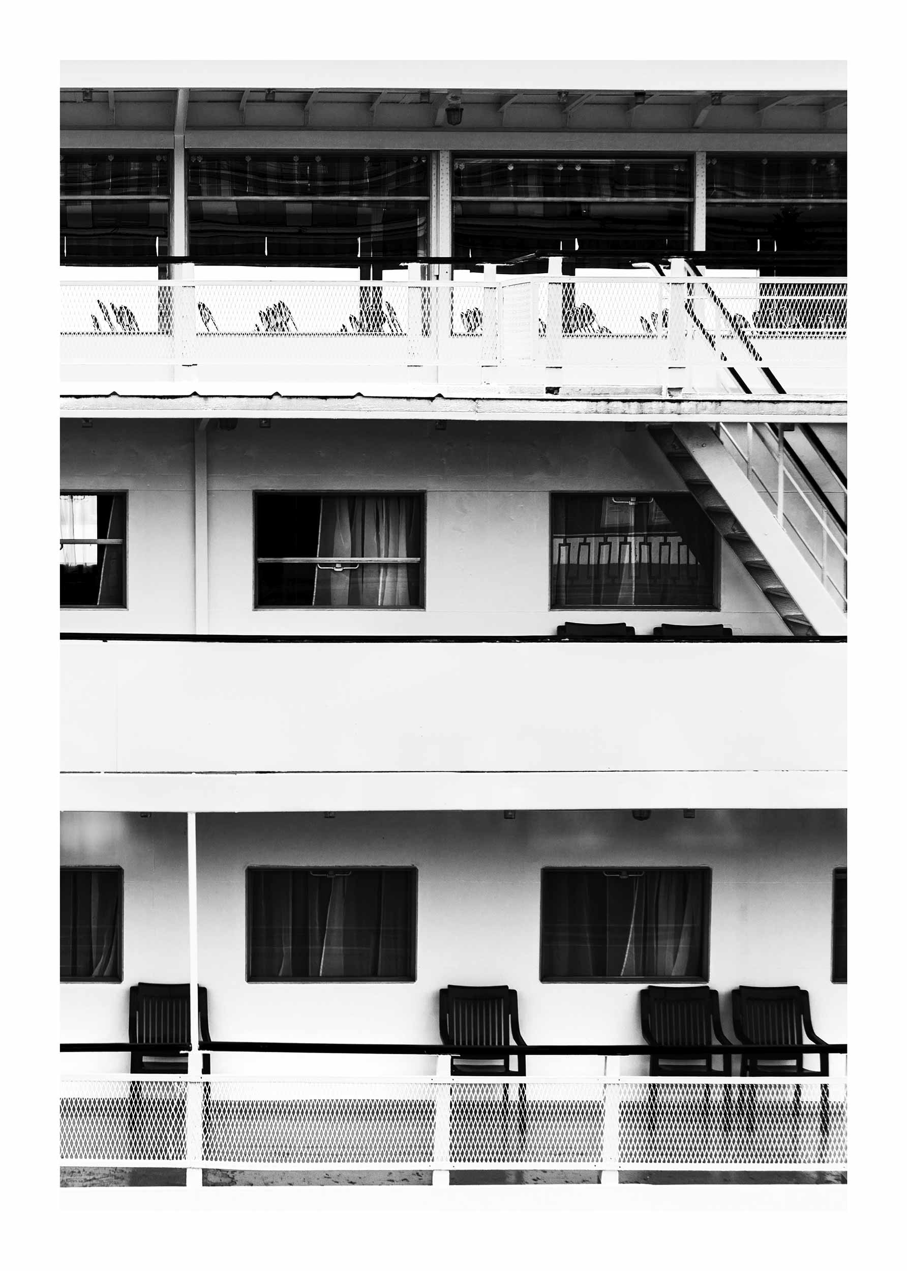 Ferry poster - Black and white architecture photography (50x70 cm)