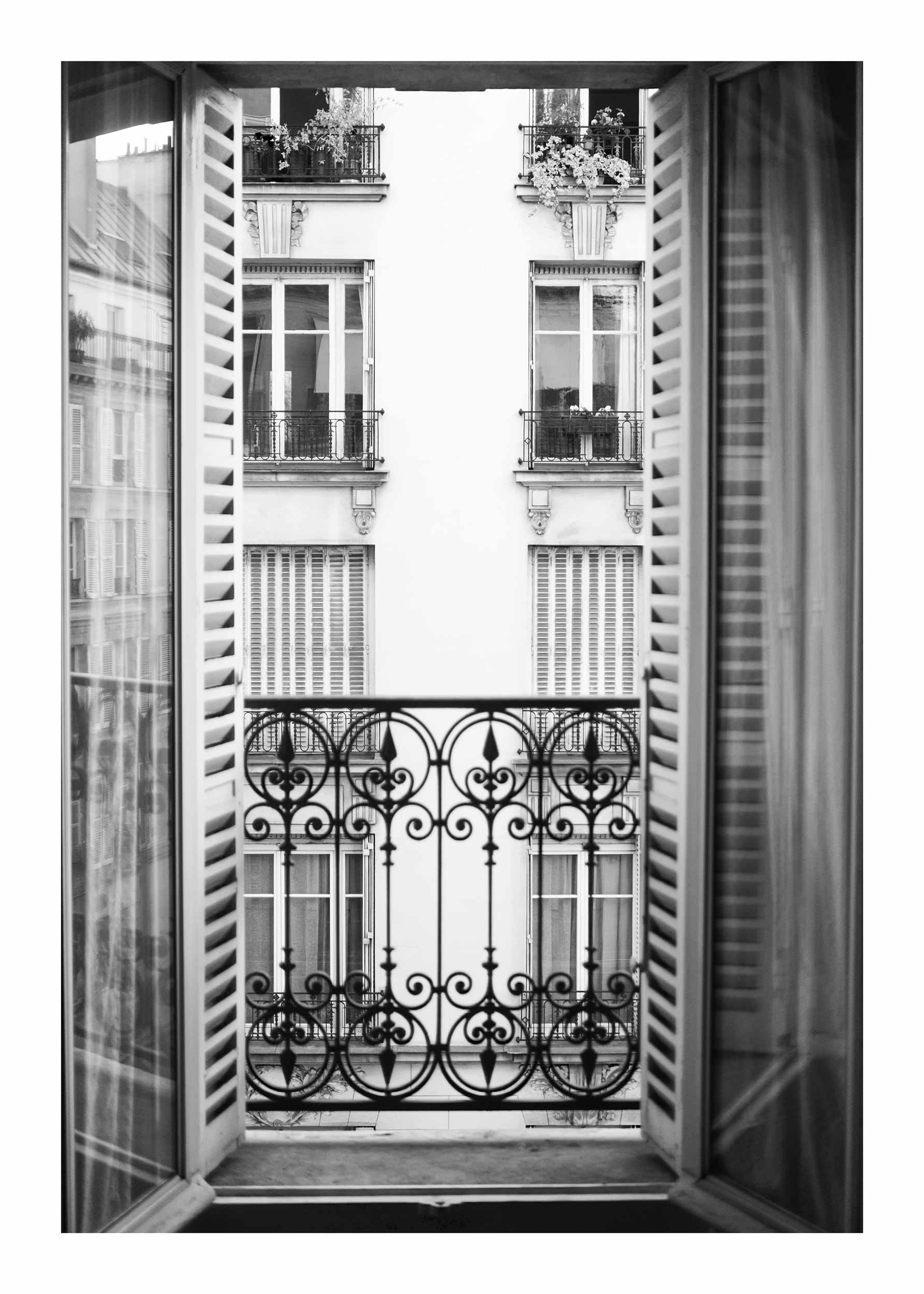 Parisian Home Poster - Schwarzweiße Architekturfotografie (30x40 cm)
