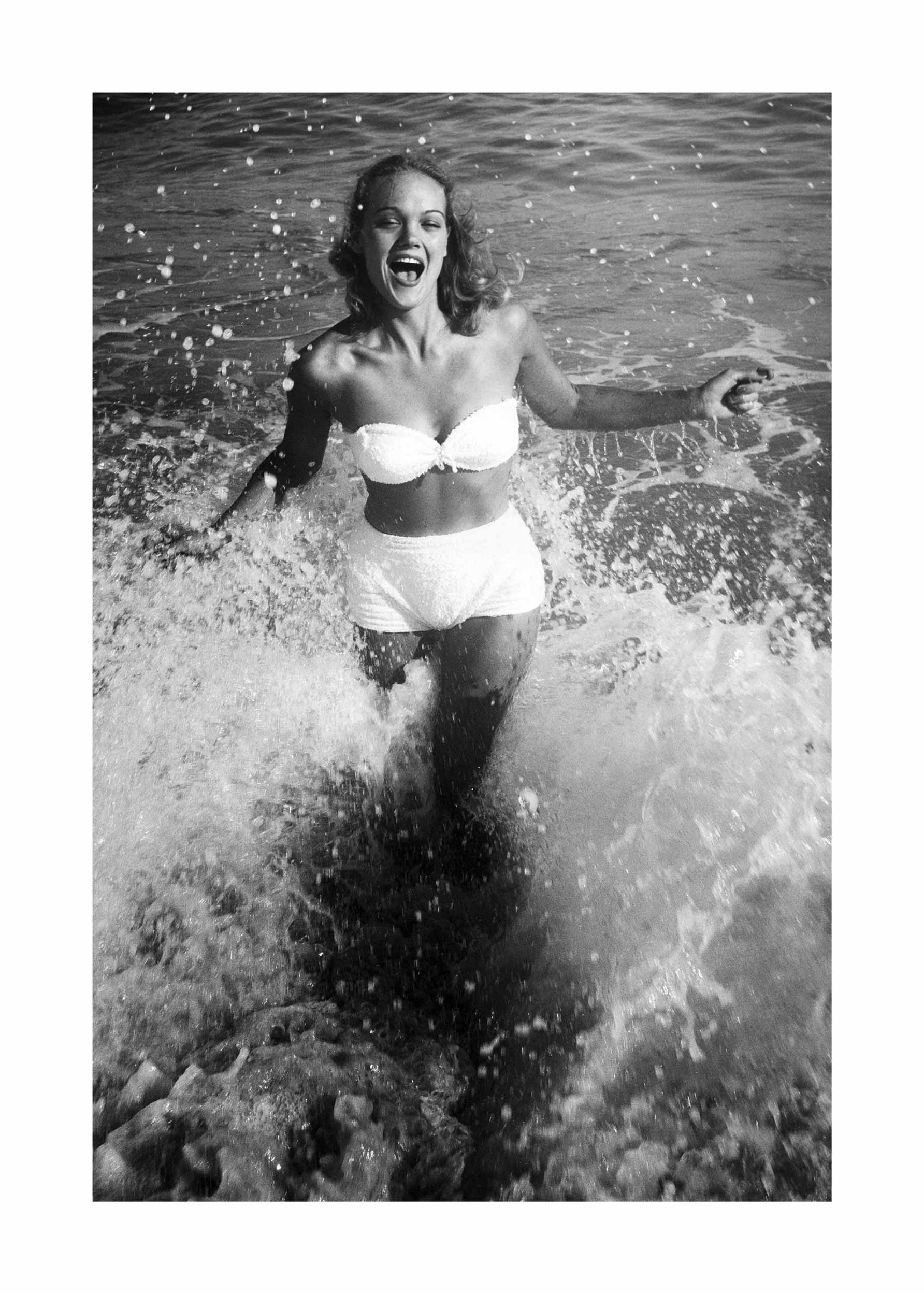 Beach Day Poster - Black and white beach photo (30x40 cm)