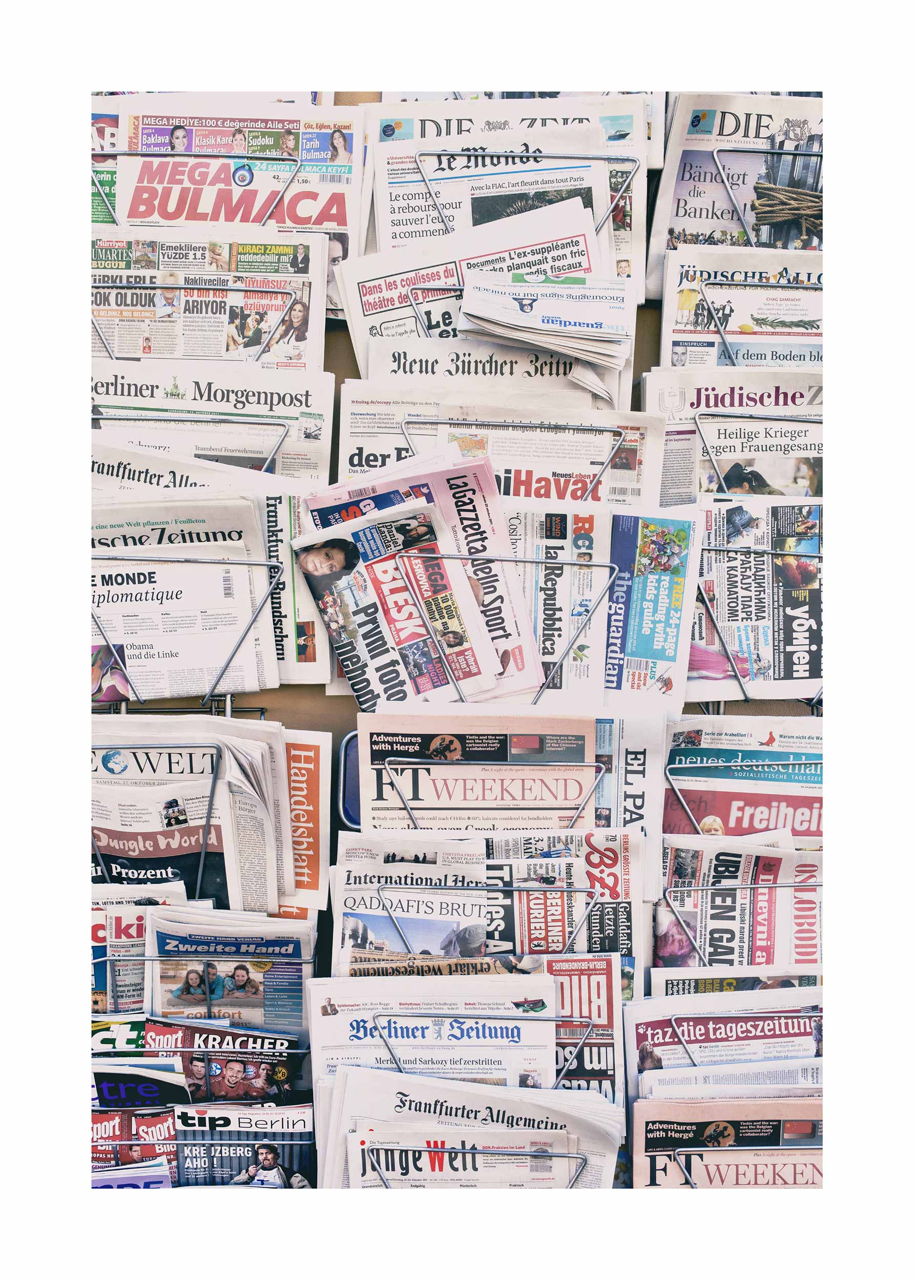Berlin Newsstand Poster - City photography (30x40 cm)
