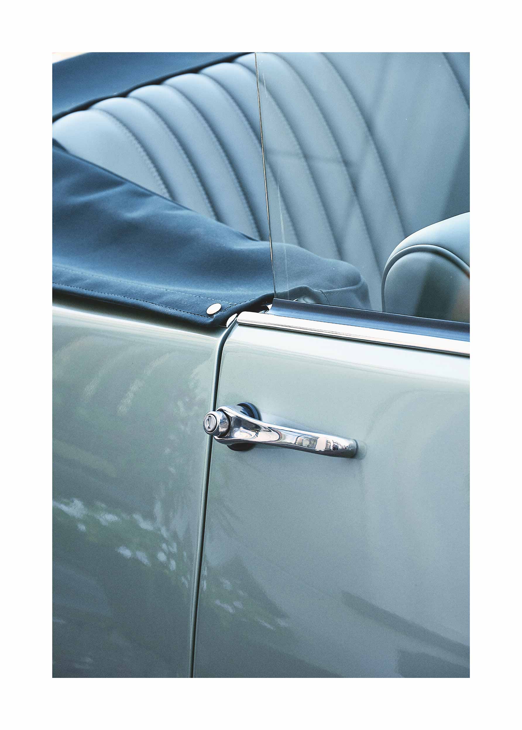 Classic Car Door poster - Vintage car photography (30x40 cm)