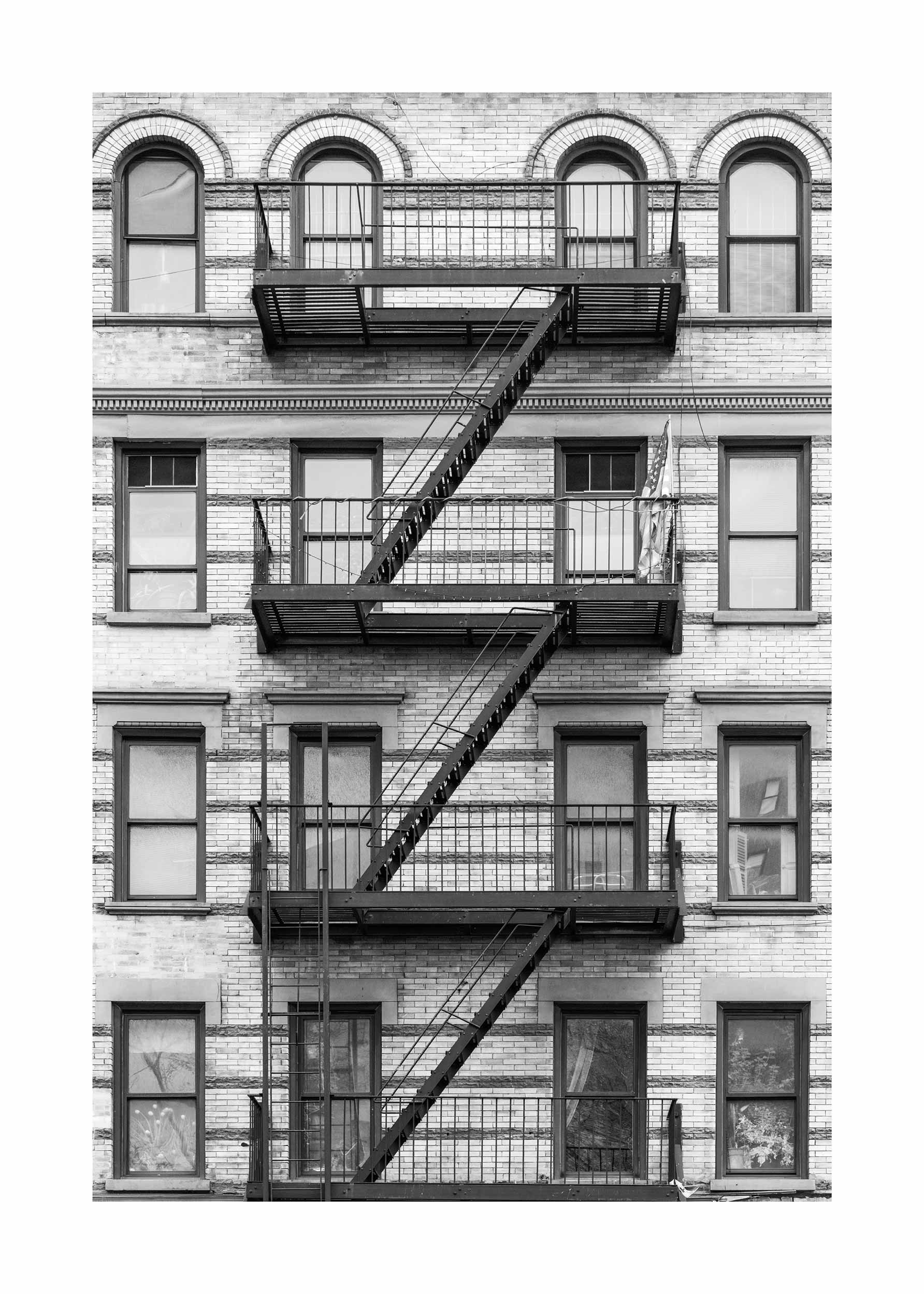 Fire Escape poster - Schwarzweiße Architekturfotografie (21x30 cm)