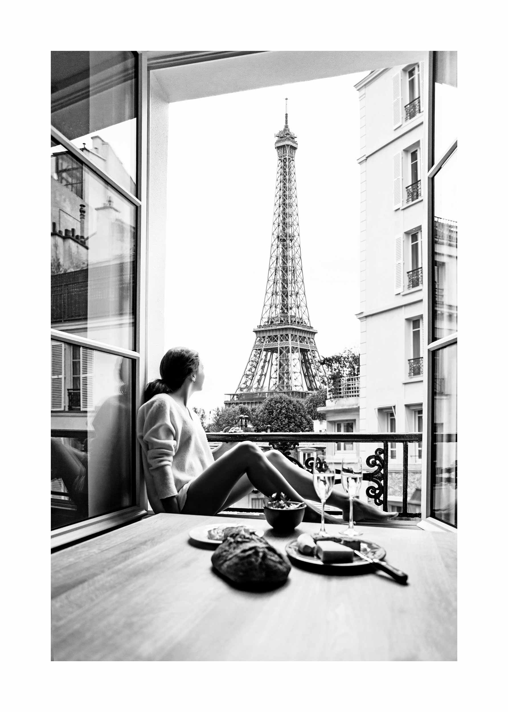 Breakfast in Paris Poster - Eiffel Tower photography (70x100 cm)