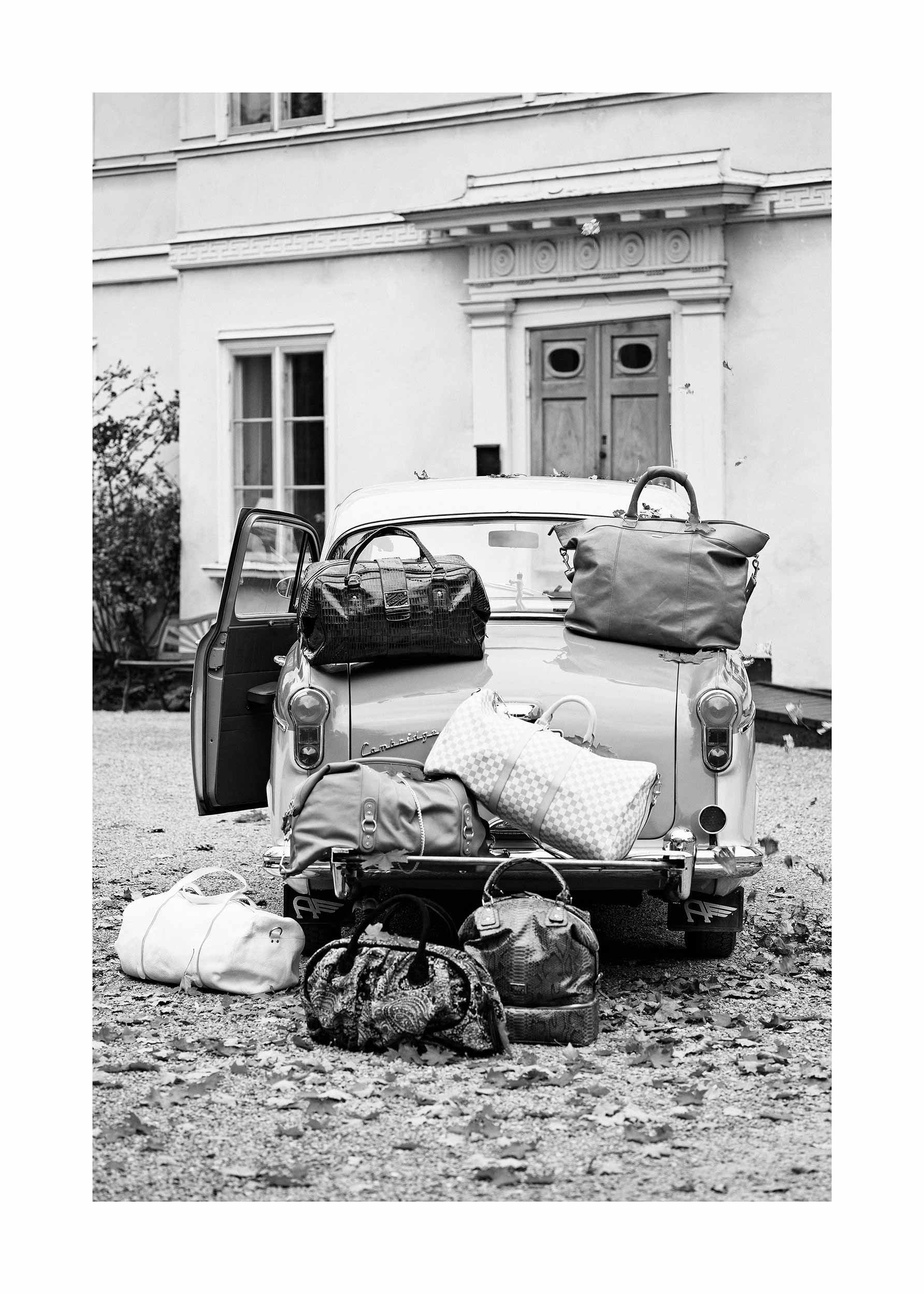 Weekend Getaway Poster - Vintage car photography (30x40 cm)