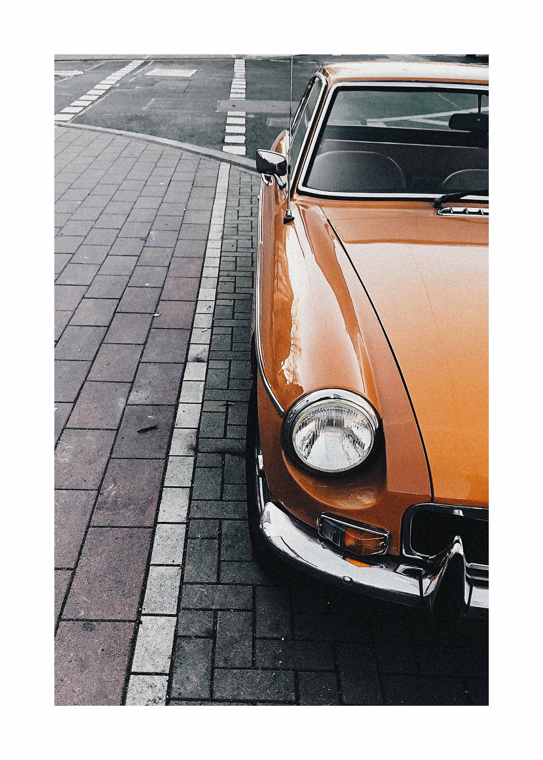 Parking Spot No.3 Poster - Autofotografie im Vintage-Stil (30x40 cm)