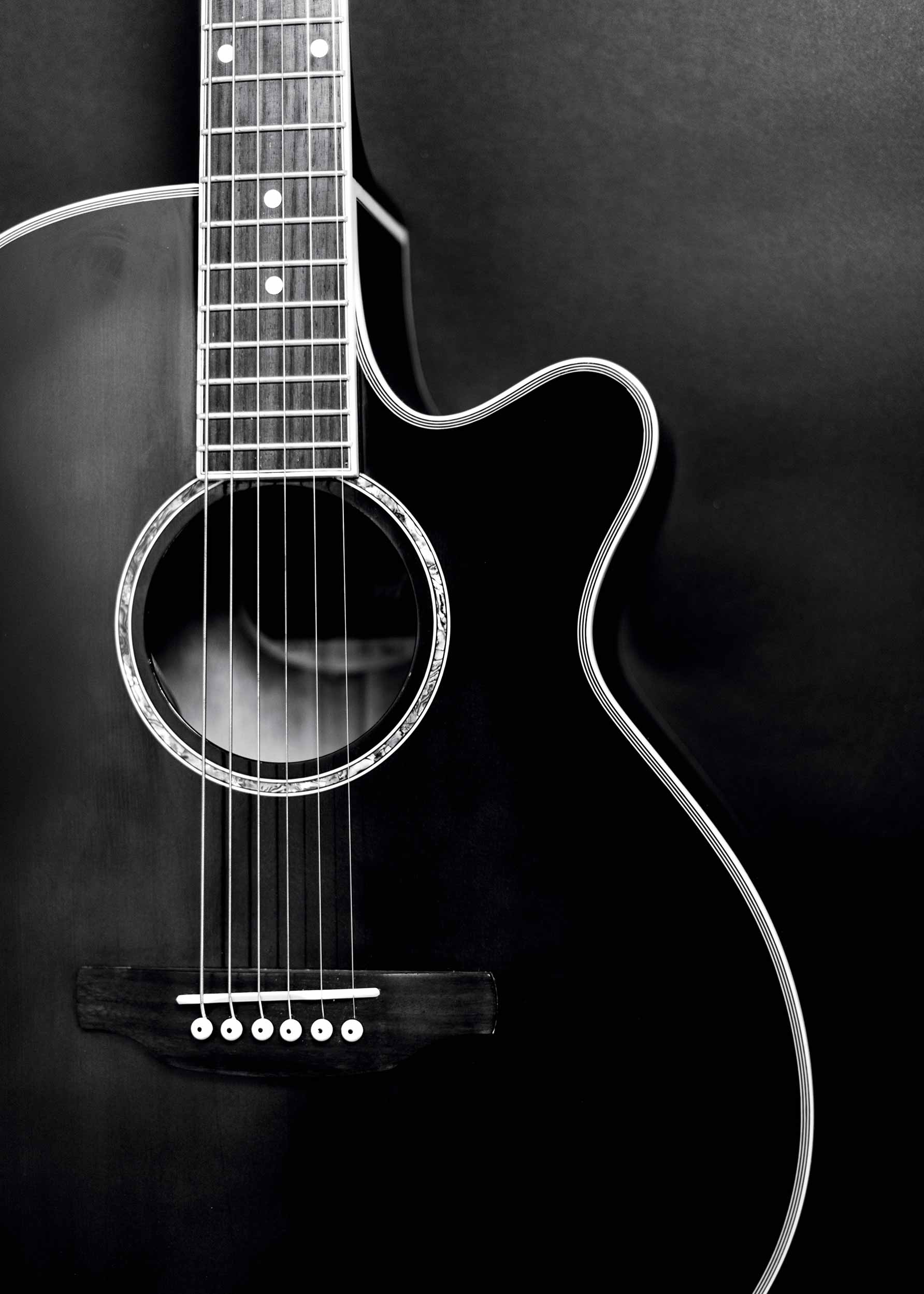 Black Guitar Poster - Schwarzweiße Instrumentenfotografie (30x40 cm)