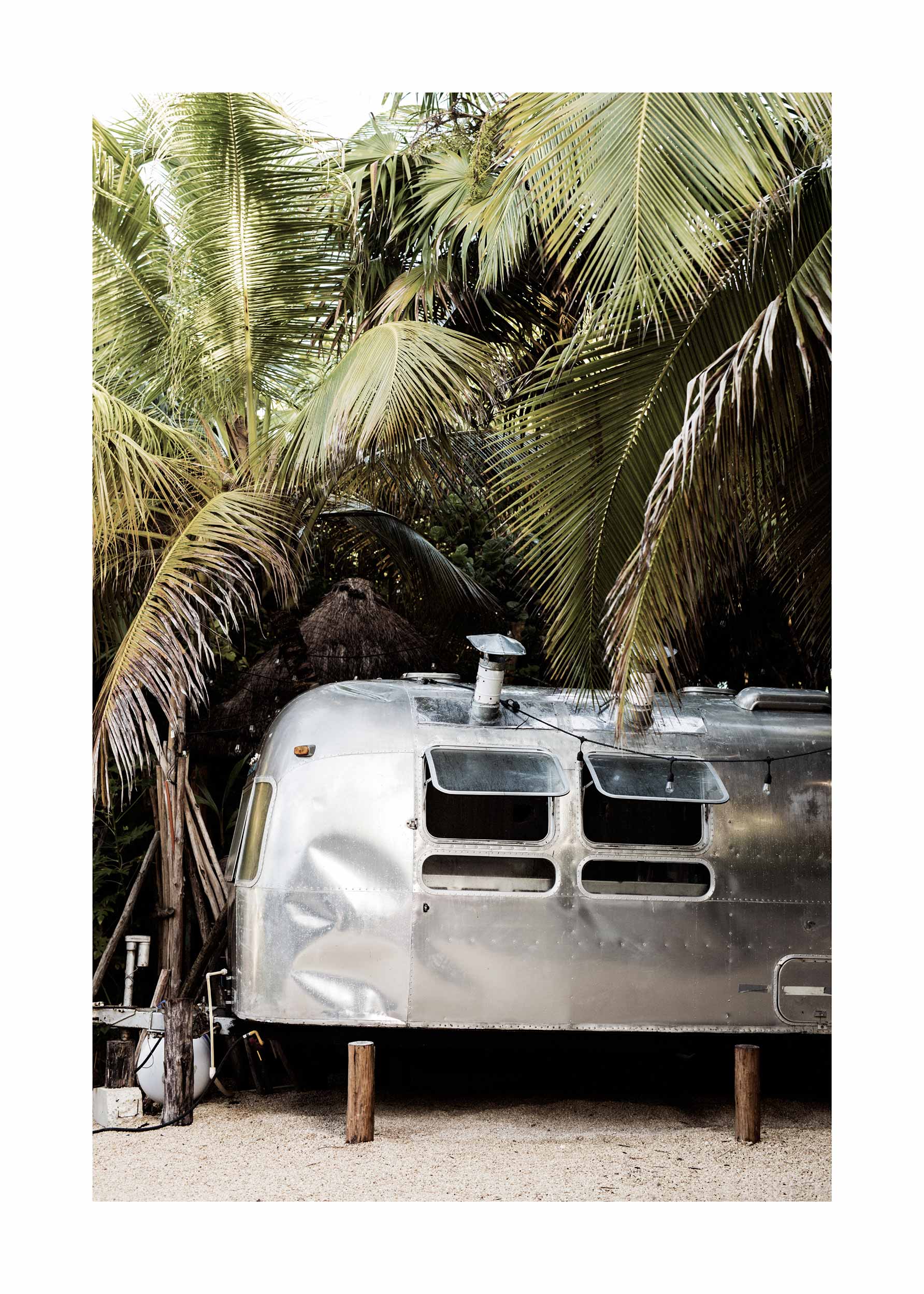Simple Beach Life plakat - Fotografi af trailer (50x70 cm)