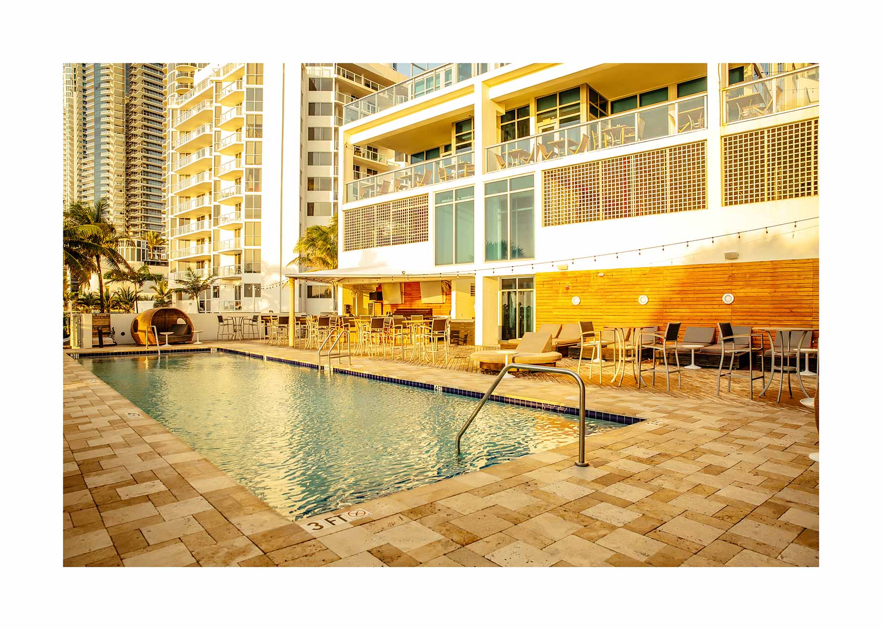 Vintage Swimming Pool Poster - Architecture photography (30x40 cm)