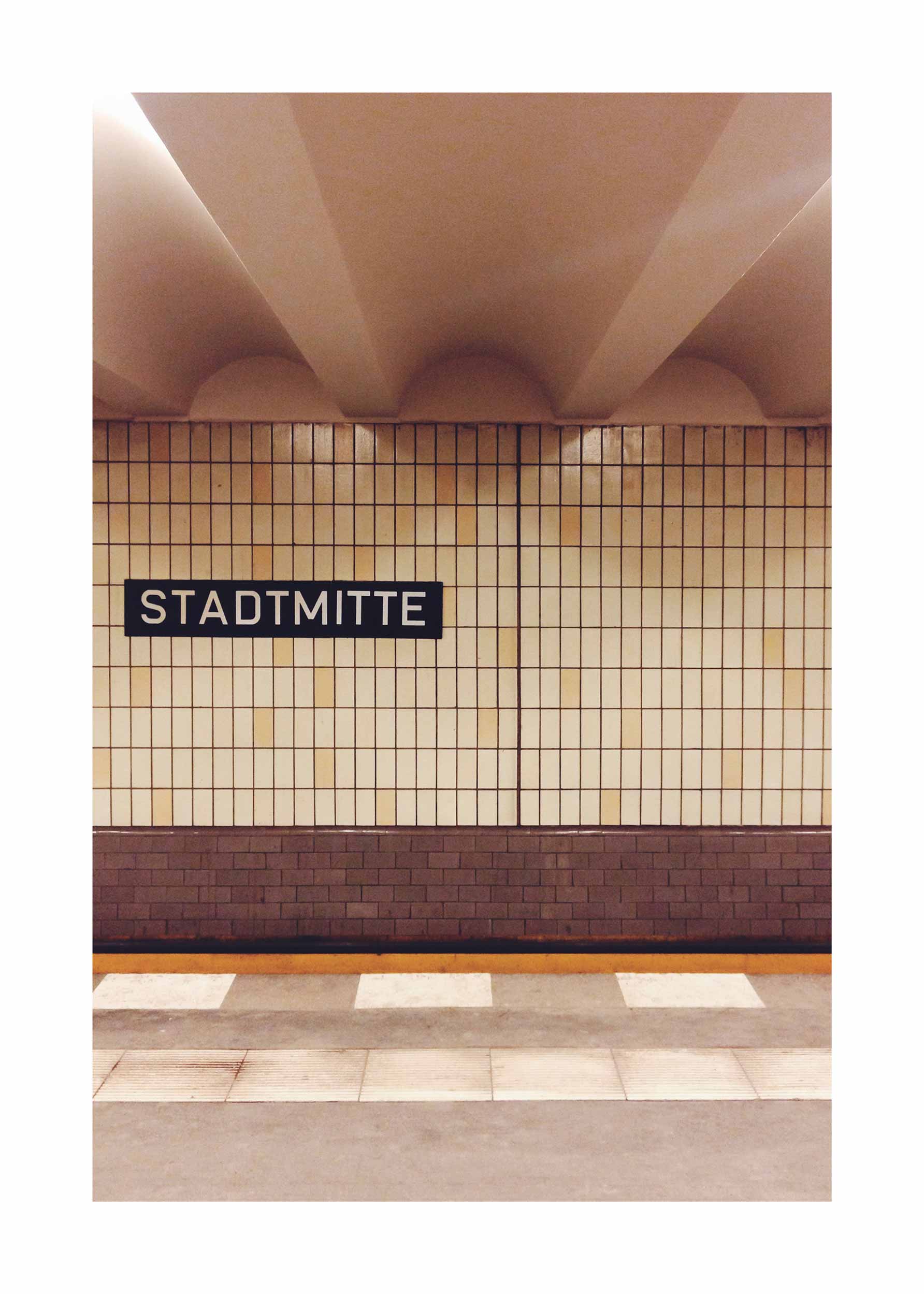 Stadtmitte Berlin Poster - City photography (40x50 cm)
