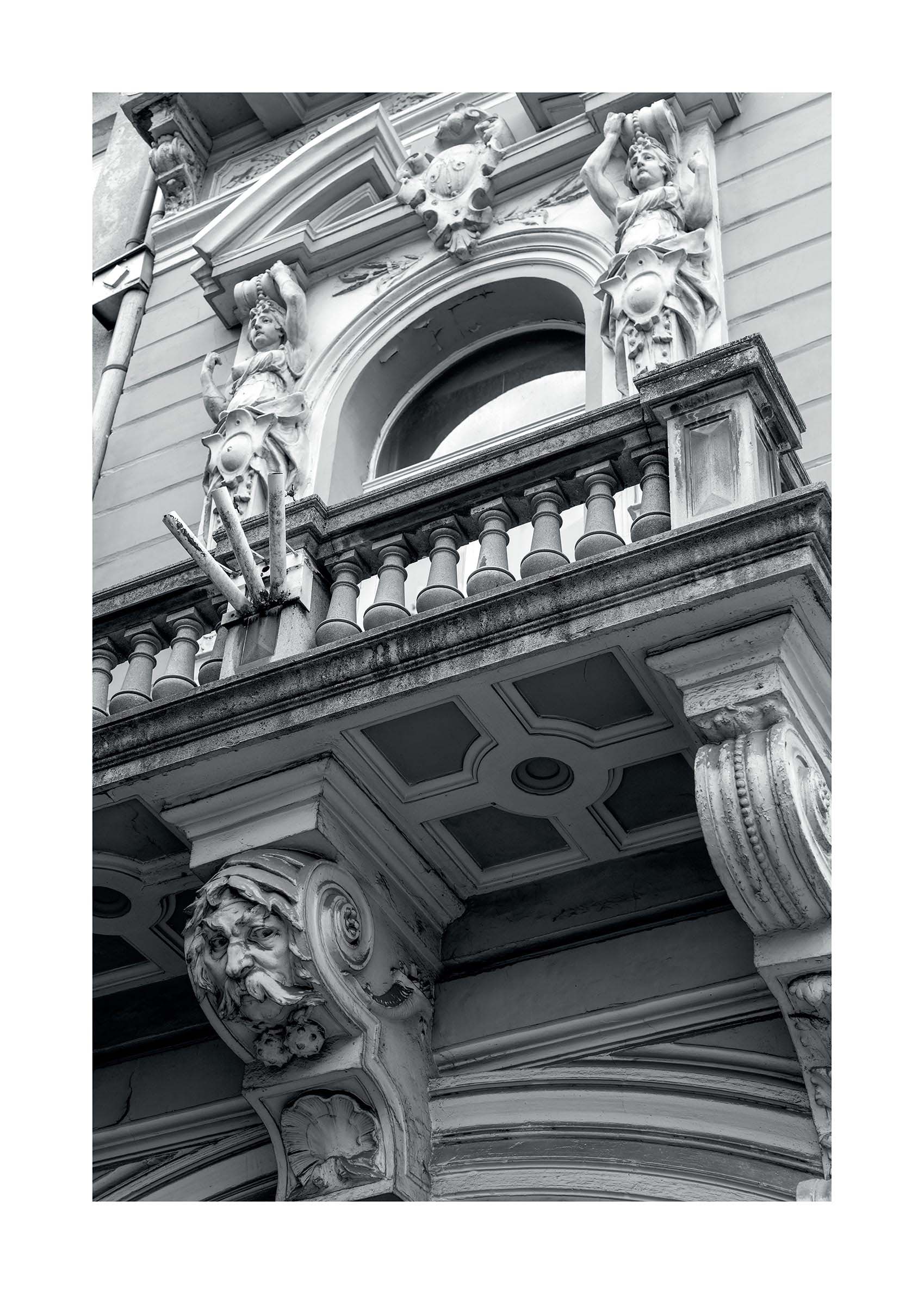 Paris Classical Facade plakat - Sort-hvid arkitekturfotografi (50x70 cm)