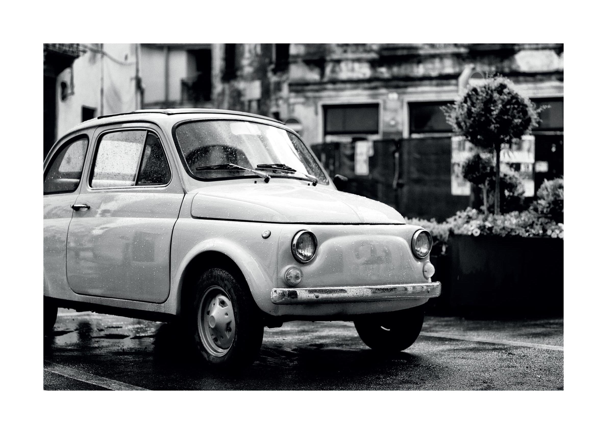 Paris Vintage Car Poster - Schwarzweiße Autofotografie (50x70 cm)