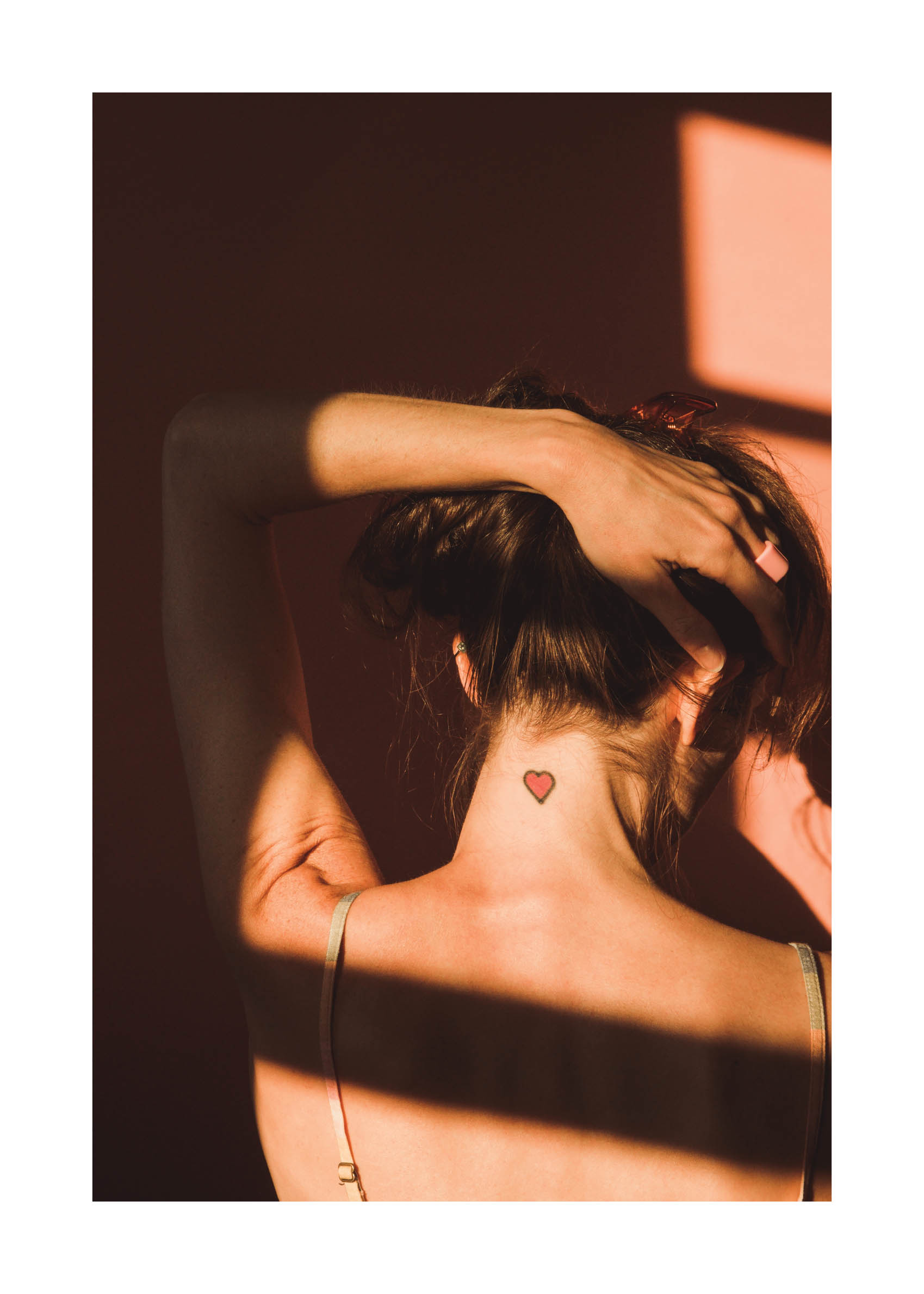 Tattooed Heart Poster - Körperfotografie (40x50 cm)