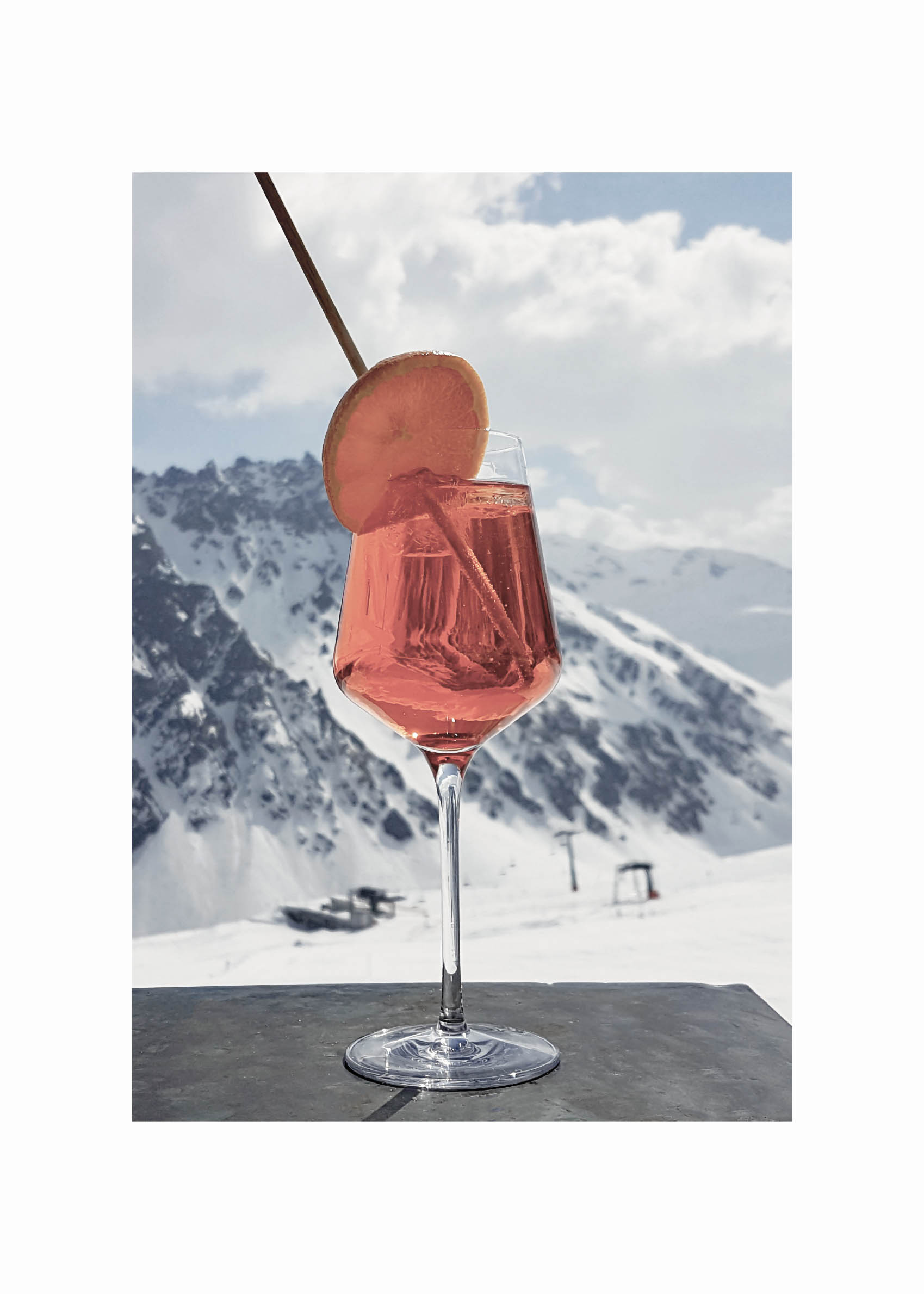 A Drink by the Slopes poster - Drink illustration (21x30 cm)