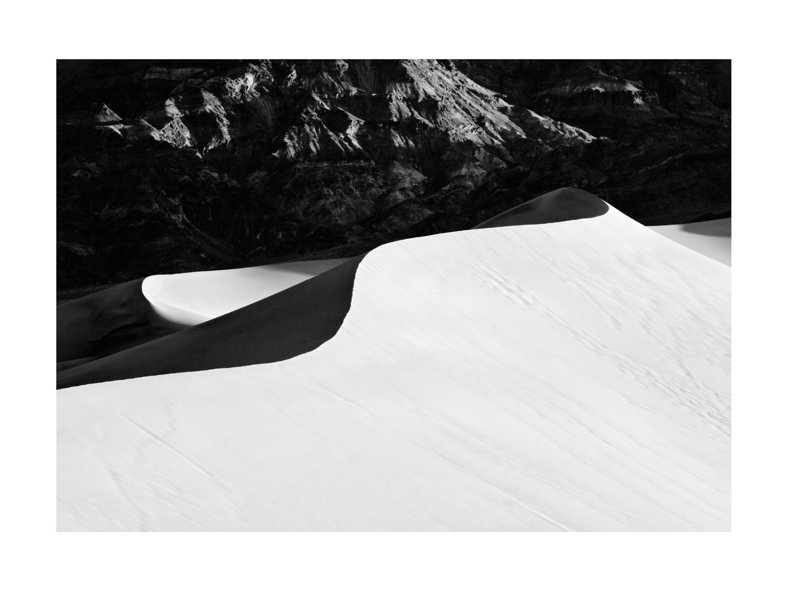 Desert Landscape II poster - Black and white desert photography (21x30 cm)