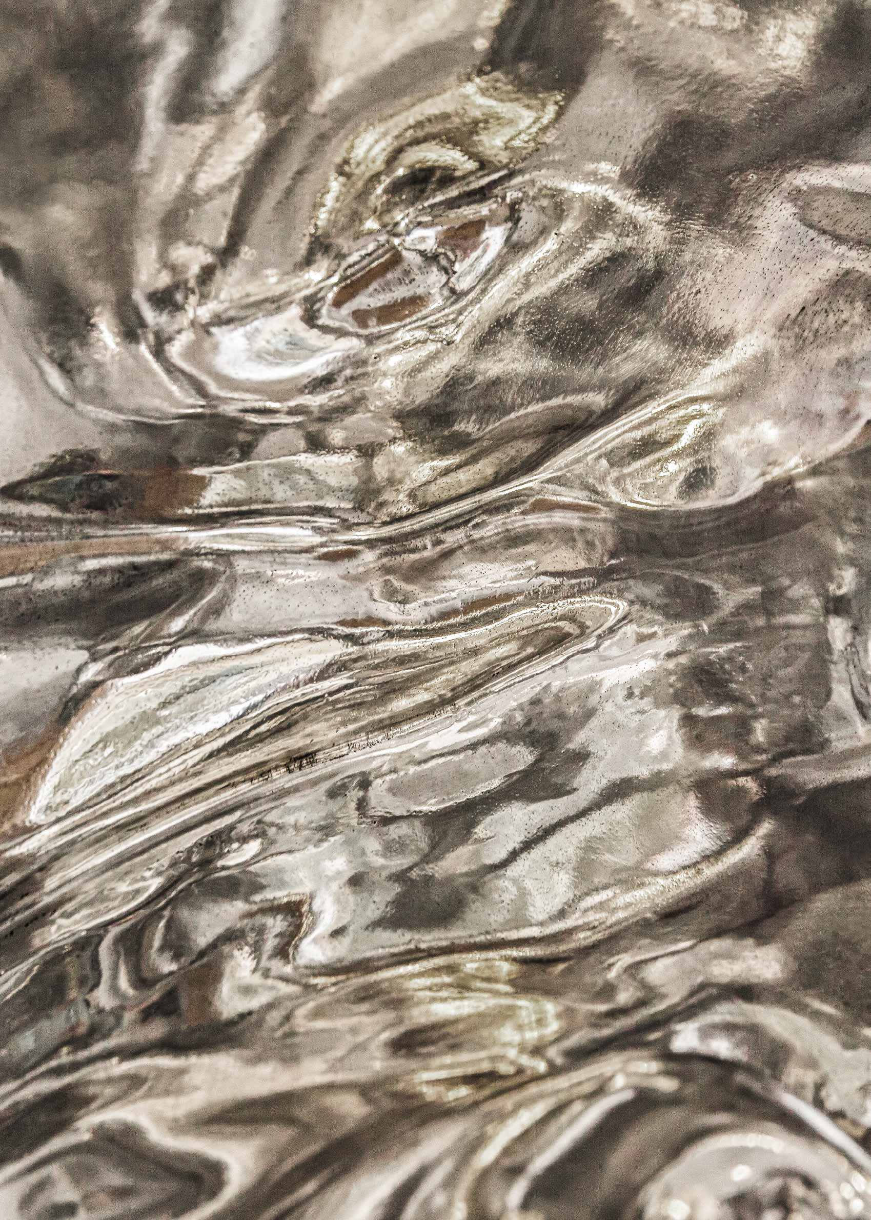 Mercury Poster - Crumpled silver foil close-up (70x100 cm)