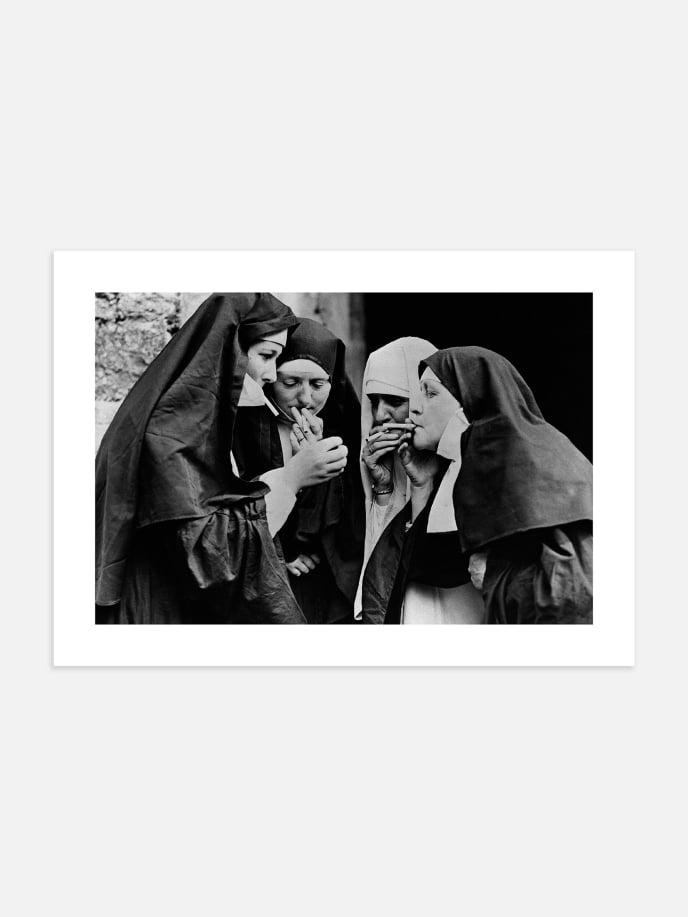 Smoking Nuns Póster